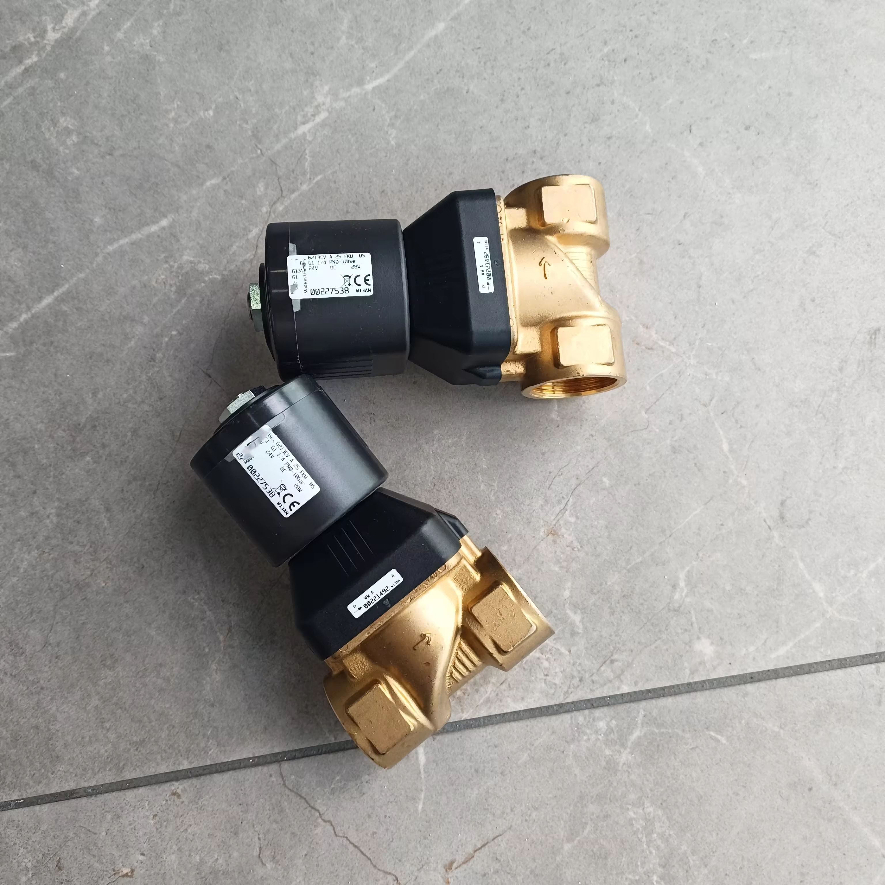 Tejing Original 5404 Solenoid Valve With Servo-assisted 2/2-way 0330 3/2 NO.00269525 Hydraulic Valves