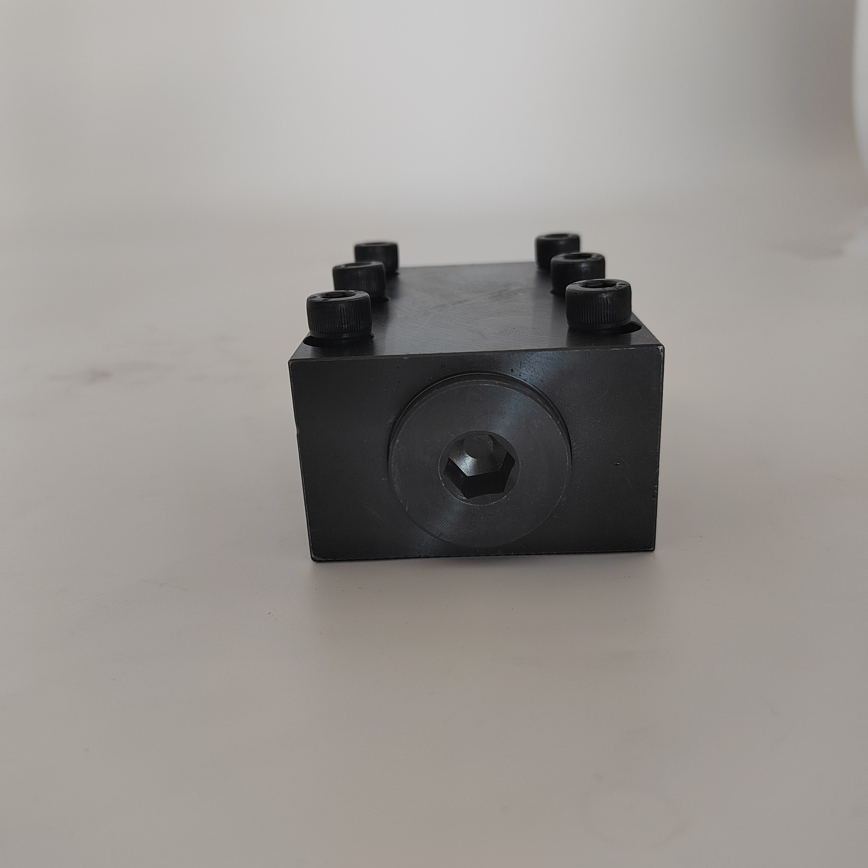 Solenoid Hydraulic Directional Control Valve New Condition Plate Check Valve RVP16