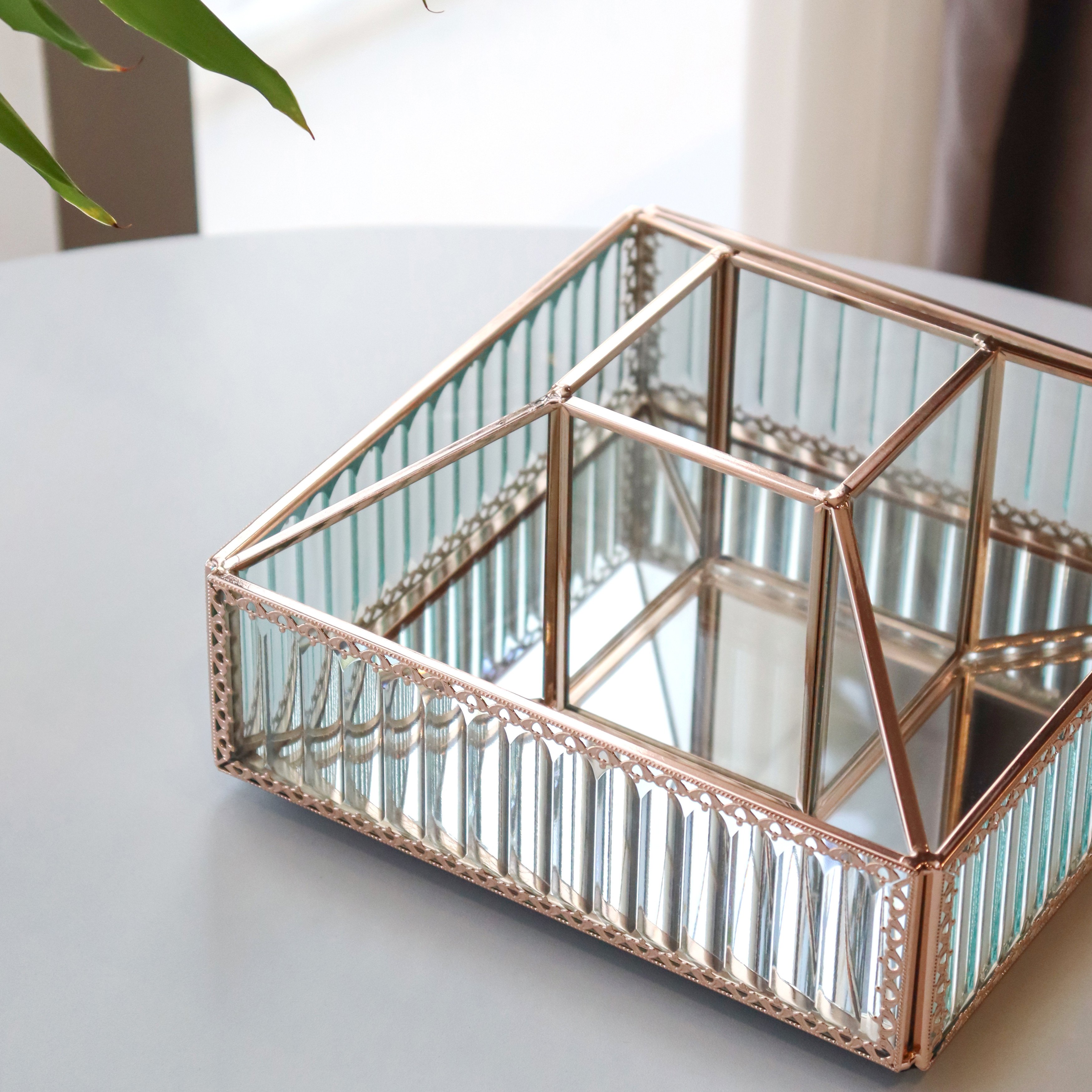 Ready To Ship Luxury Makeup Sets Cosmetics Box Metal Glass 360 Rotating Makeup Organizer