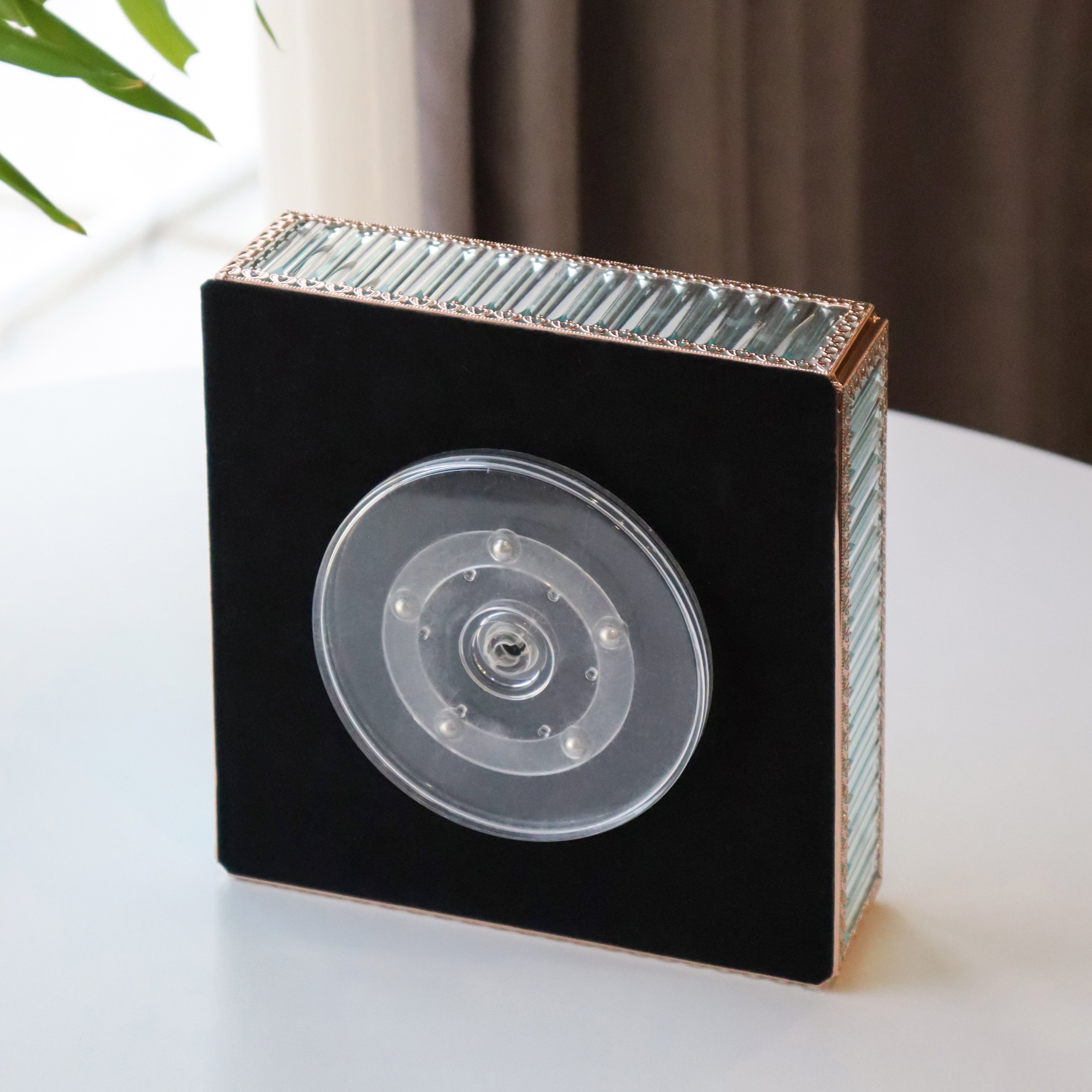 Ready To Ship Luxury Makeup Sets Cosmetics Box Metal Glass 360 Rotating Makeup Organizer