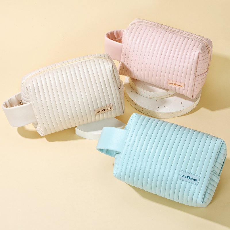 Custom Logo Pouch Travel Toiletry Cosmetic Storage Organizer Bag Cute Quilted Cosmetic Bag Large Capacity Makeup Bag Hot Selling