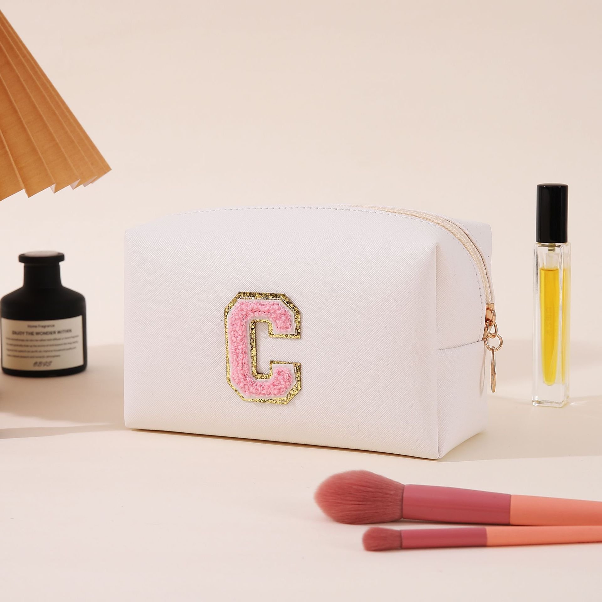 Wholesale Large Capacity Octagon Embroidery Makeup Bag 26 Letters Travel Storage Cosmetic Case Manufacturers' Clutch Bag