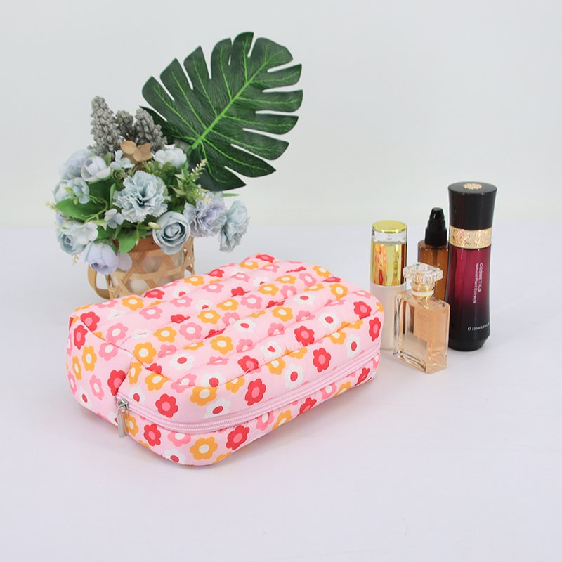 High Quality Cute Beautiful Quilted Cotton Make Up Bag flower Pink Cosmetic Pouch Travel Make Up Bags for Women Girls Custom