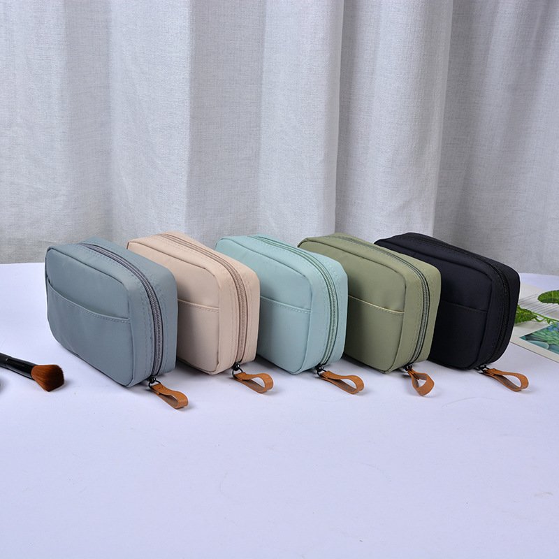 Factory Wholesale Large Capacity Insulated Makeup Storage Bag High Appearance Convenient Day System Simple Beauty Cosmetic Case