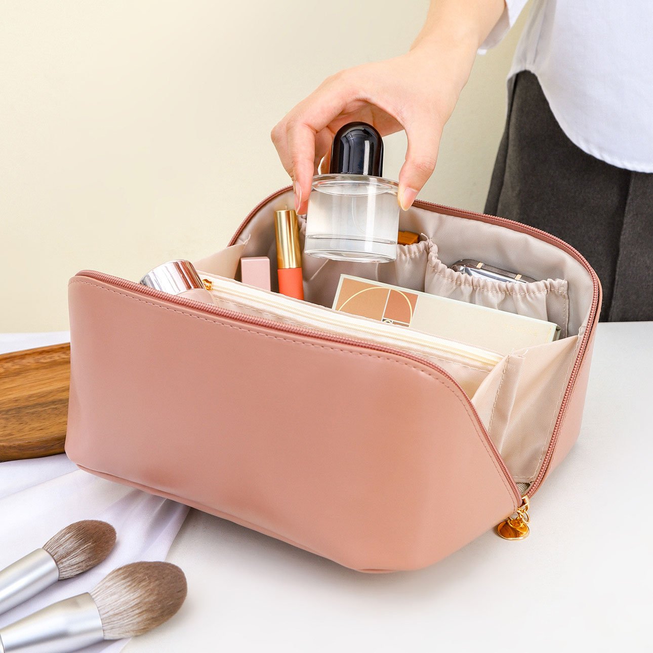Custom Large PU Cosmetic Bag Skincare Beauty Case Waterproof Zipper Lazy Toiletry Bag PU Leather Travel Makeup Organizer Bag