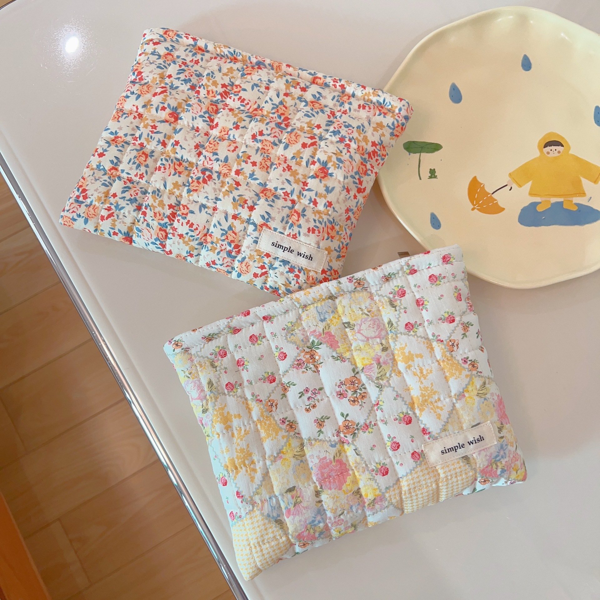 Quilted Flower Pattern Polyester Cotton Cosmetics Bag High Capacity Beauty Tools Pouch Light Portable Square Bag for Women
