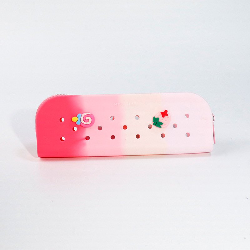 Breathable Silicone Makeup Bag: Keep Cosmetics Fresh and Organized on the Go