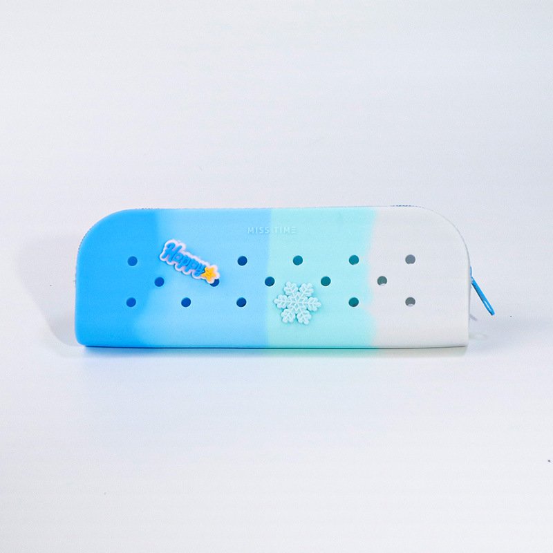 Breathable Silicone Makeup Bag: Keep Cosmetics Fresh and Organized on the Go