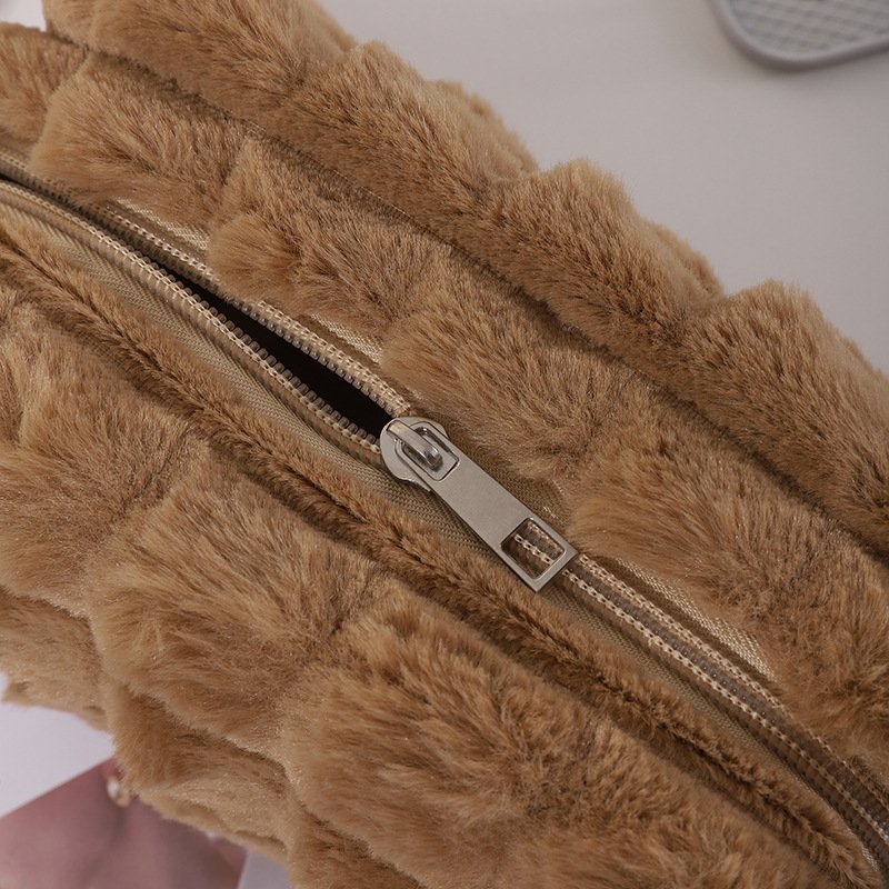 Wholesale Vintage Solid Color Soft Plush Cosmetic Pouch Fur Student Travel Portable Stationery Pencil Storage Quilted Handbag