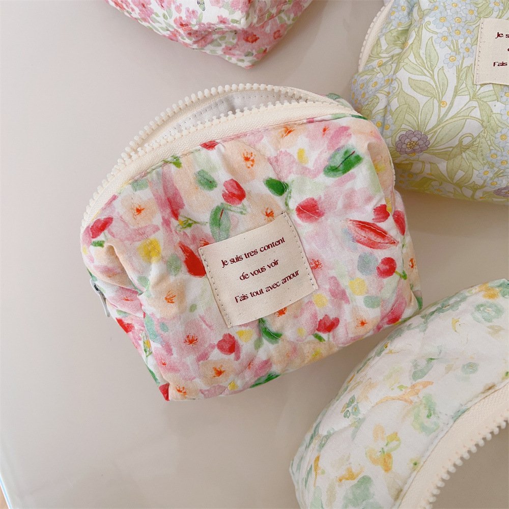 Handmade Quilted Makeup Bag Zipper Toiletry Bag Custom Embroidered Cute Cosmetic Bag for Women