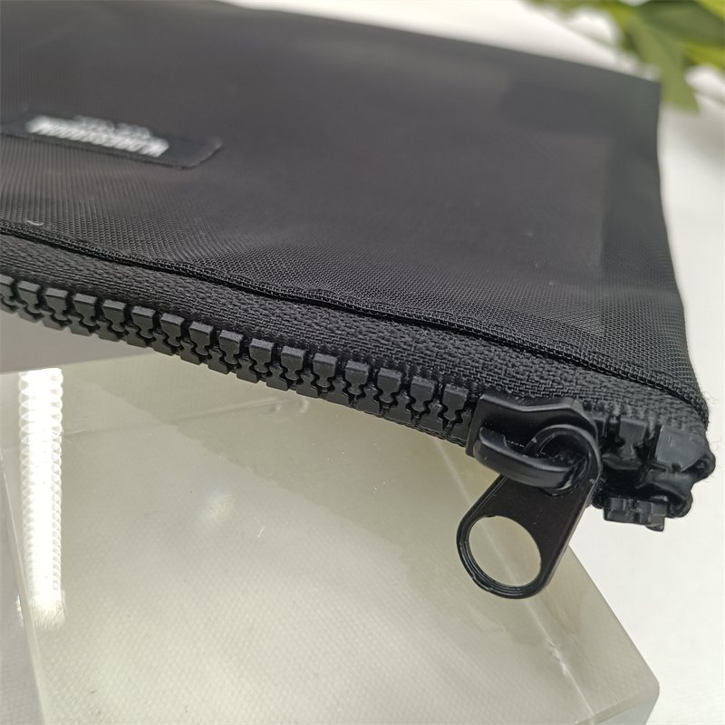 Large Printed Letter Mesh Travel Makeup Pouch Zipper Cosmetic Organizer Bag Nylon Mesh Makeup Bag for Travel