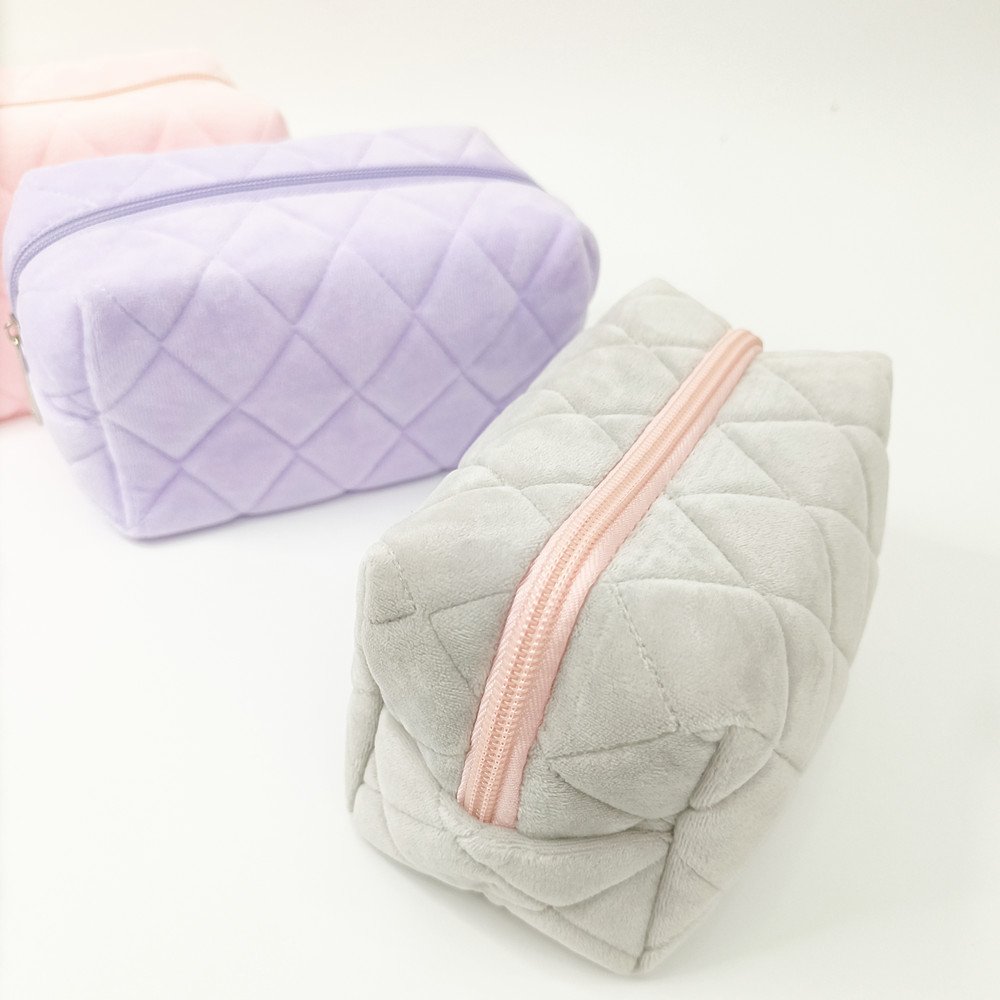Custom Quality Luxury Beauty Zipper Travel Organizer Makeup Pouch Soft Velvet Make Up Cosmetic Bags Pillow Cloud Pencil Cases