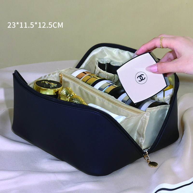 Convenient Large Capacity Fashion Style Lady Makeup Travel Bag PU Cosmetic Bag