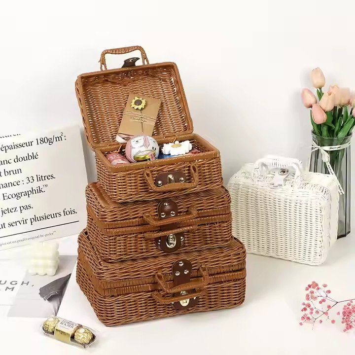 Wholesale High Quality Rattan Storage Boxes Hand Woven Rattan Camping Outdoor Picnic Basket Vintage Gift Box