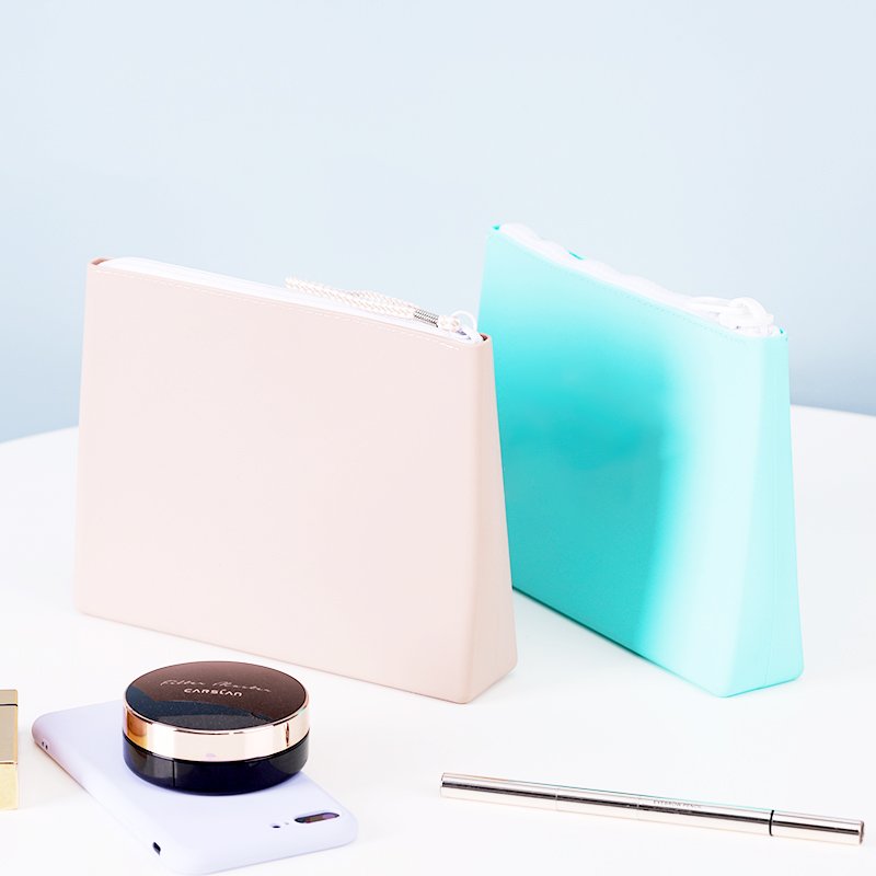 Washable Bag for Travel, Silicone Makeup Bag with Zipper, Perfect for Organizing Cosmetics, Brushes, Tools and Toiletries