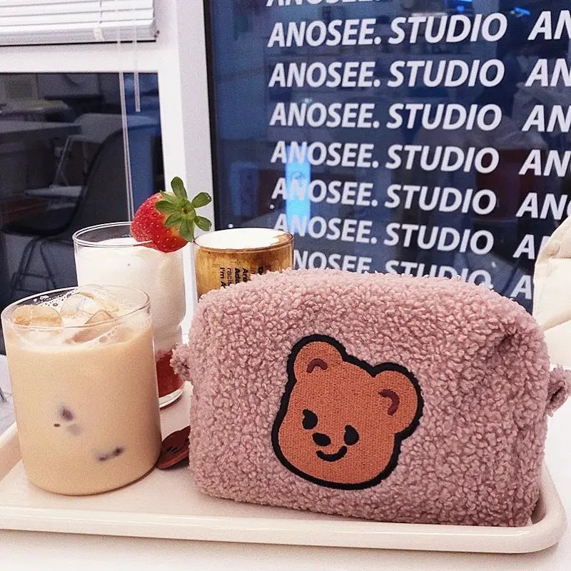 Custom Cute Plush Bear Girls Cosmetic Pouch Organize Travel Makeup Bag Winter Terry Cloth Cosmetic Bags Pouch