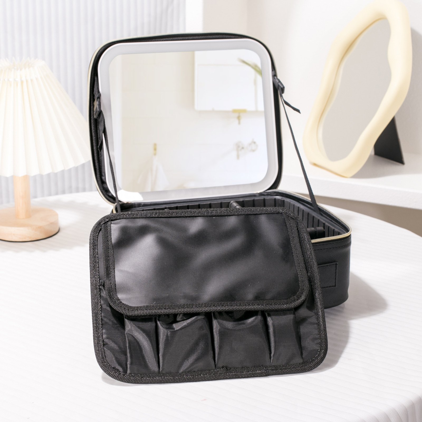 Hot Sell Makeup Bags For Women Cosmetic Bag Wholesale Personalized New Style Beauty Makeup Bag For Women
