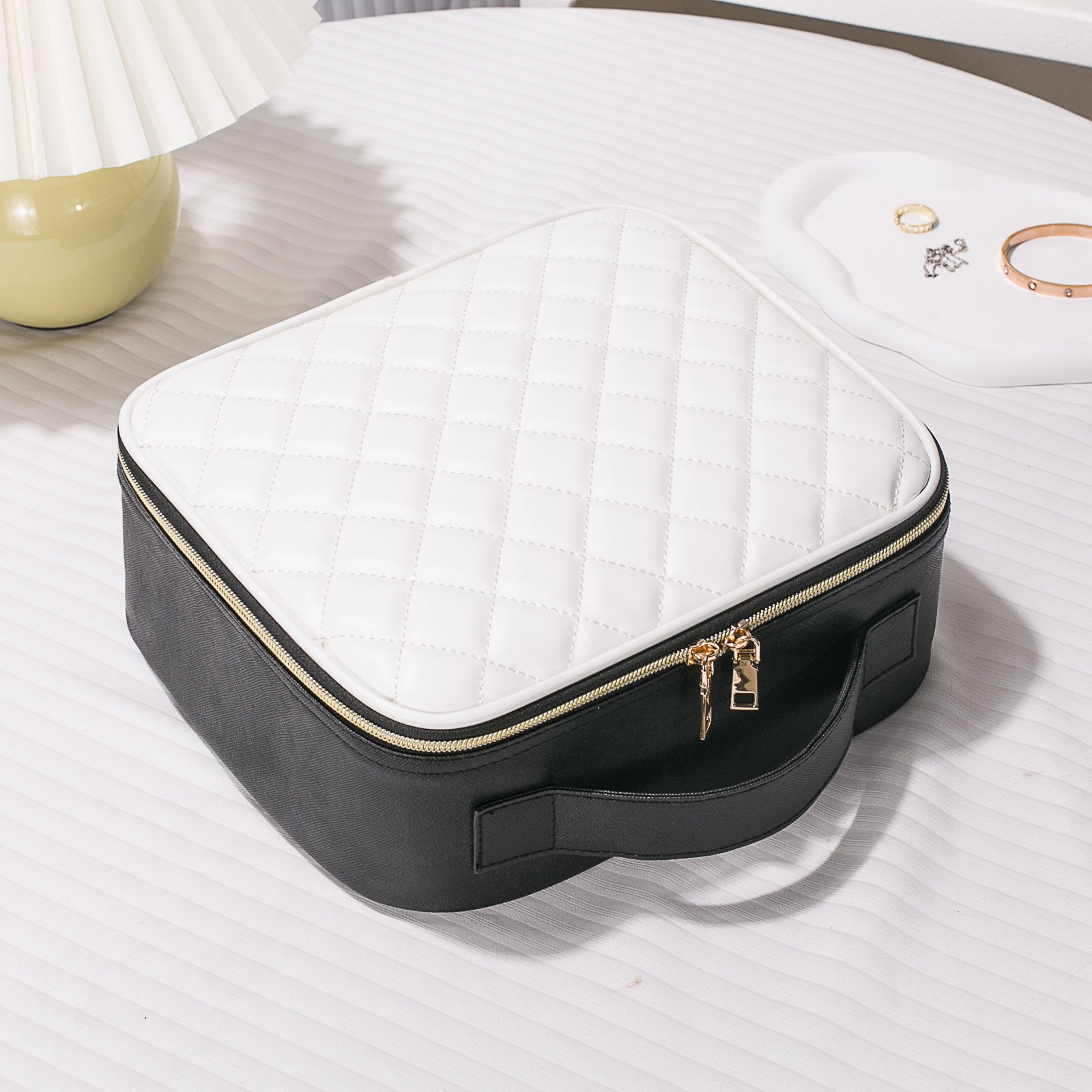 Hot Sell Makeup Bags For Women Cosmetic Bag Wholesale Personalized New Style Beauty Makeup Bag For Women