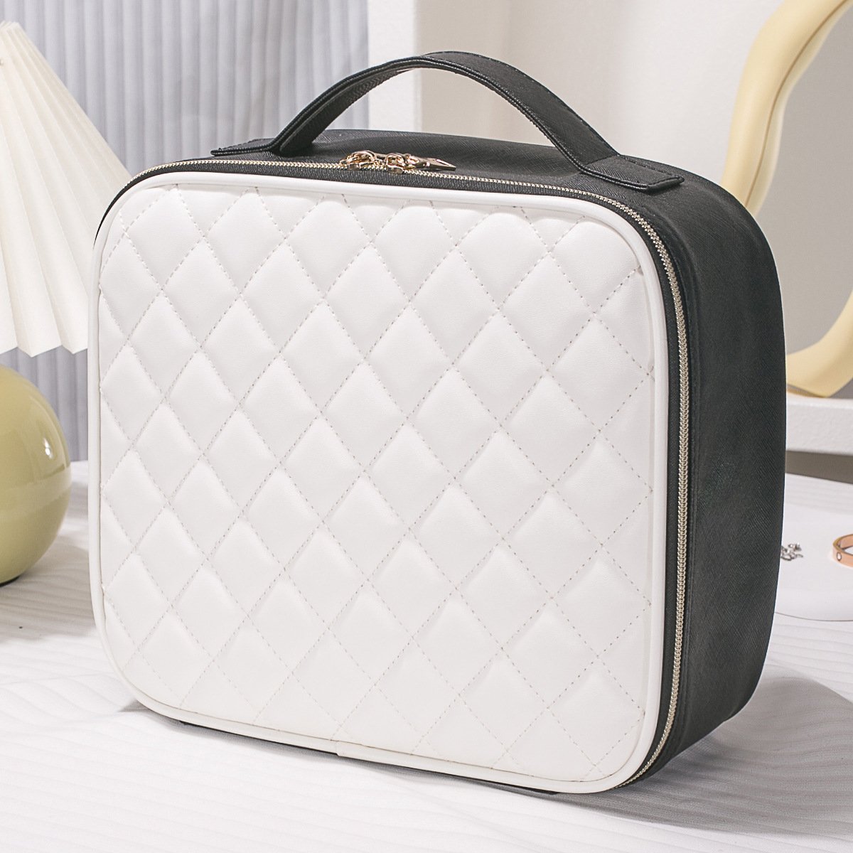 Hot Sell Makeup Bags For Women Cosmetic Bag Wholesale Personalized New Style Beauty Makeup Bag For Women