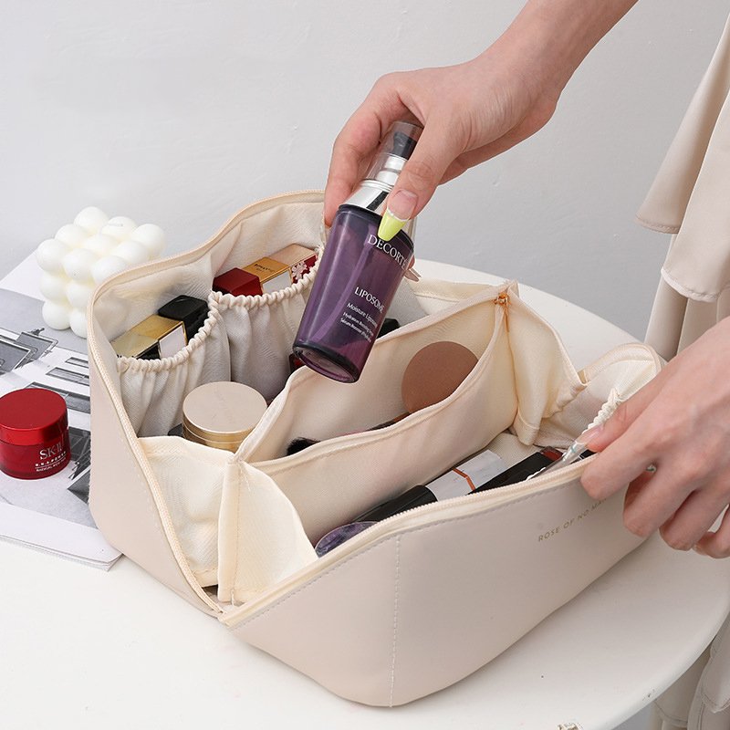 Luxury Custom Large Capacity Women Cosmetic Bag Organizer Beauty Case Pu Leather Waterproof Zipper Make Up Bag Travel Makeup Bag