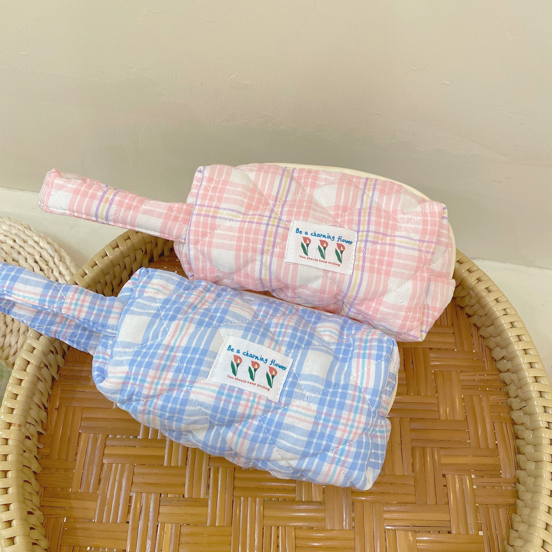 New Arrival Multi Function Women Makeup Pouch Custom Quilted Plaid Soft Cotton Padded Ins Makeup Bag Large Capacity Zipper Bag
