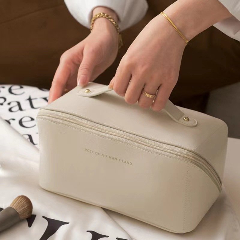 Large Capacity Travel Cosmetic Bag Multifunctional Storage Makeup Bag PU Leather Makeup Bag