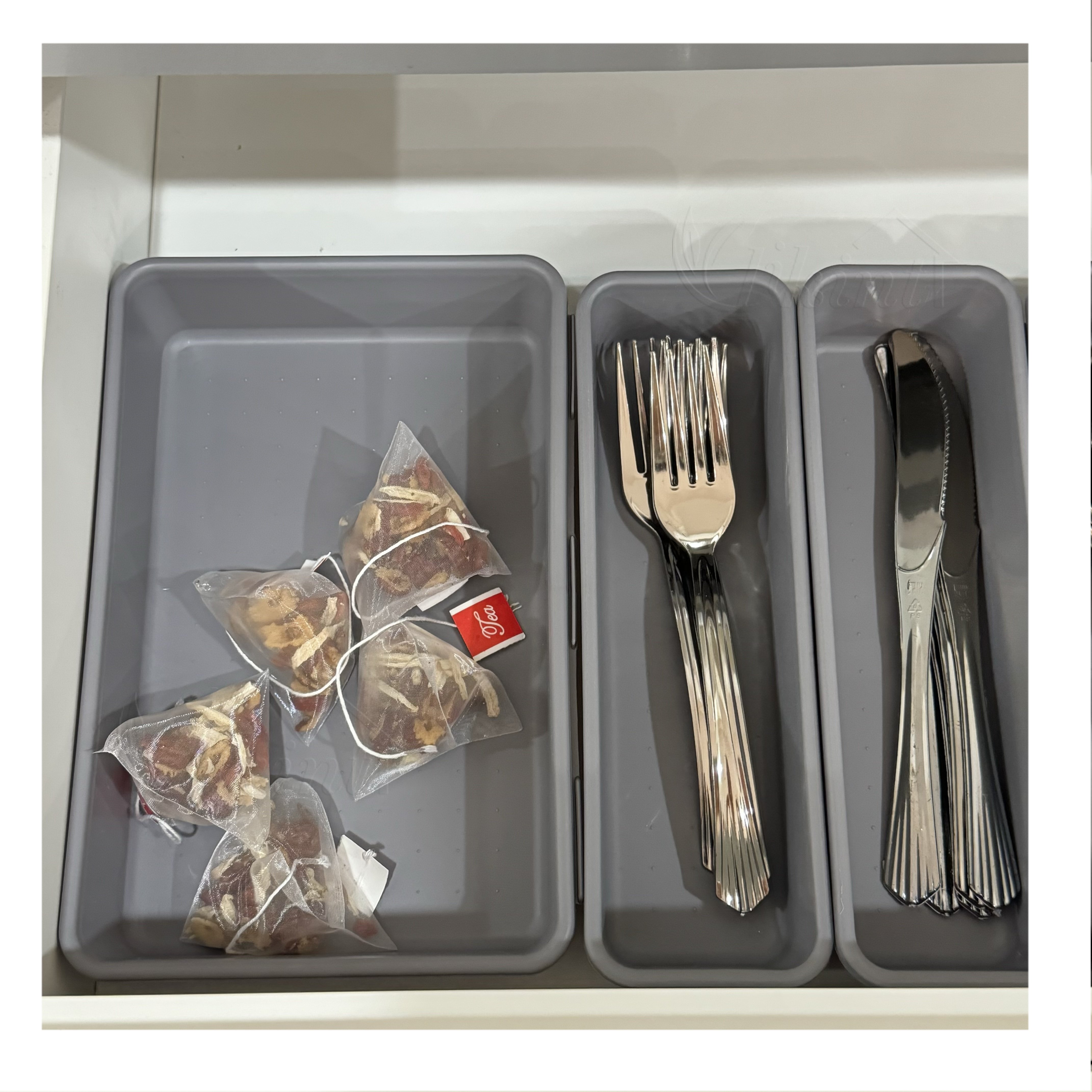8 Pieces Plastic Desk Drawer Organizers for Kitchen and Makeup Drawer Organizer Tray