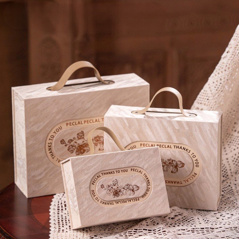 Luxury Gift Makeup Case Professional Cosmetic Packaging Boxes With Ribbon Square Personalized Gift Box