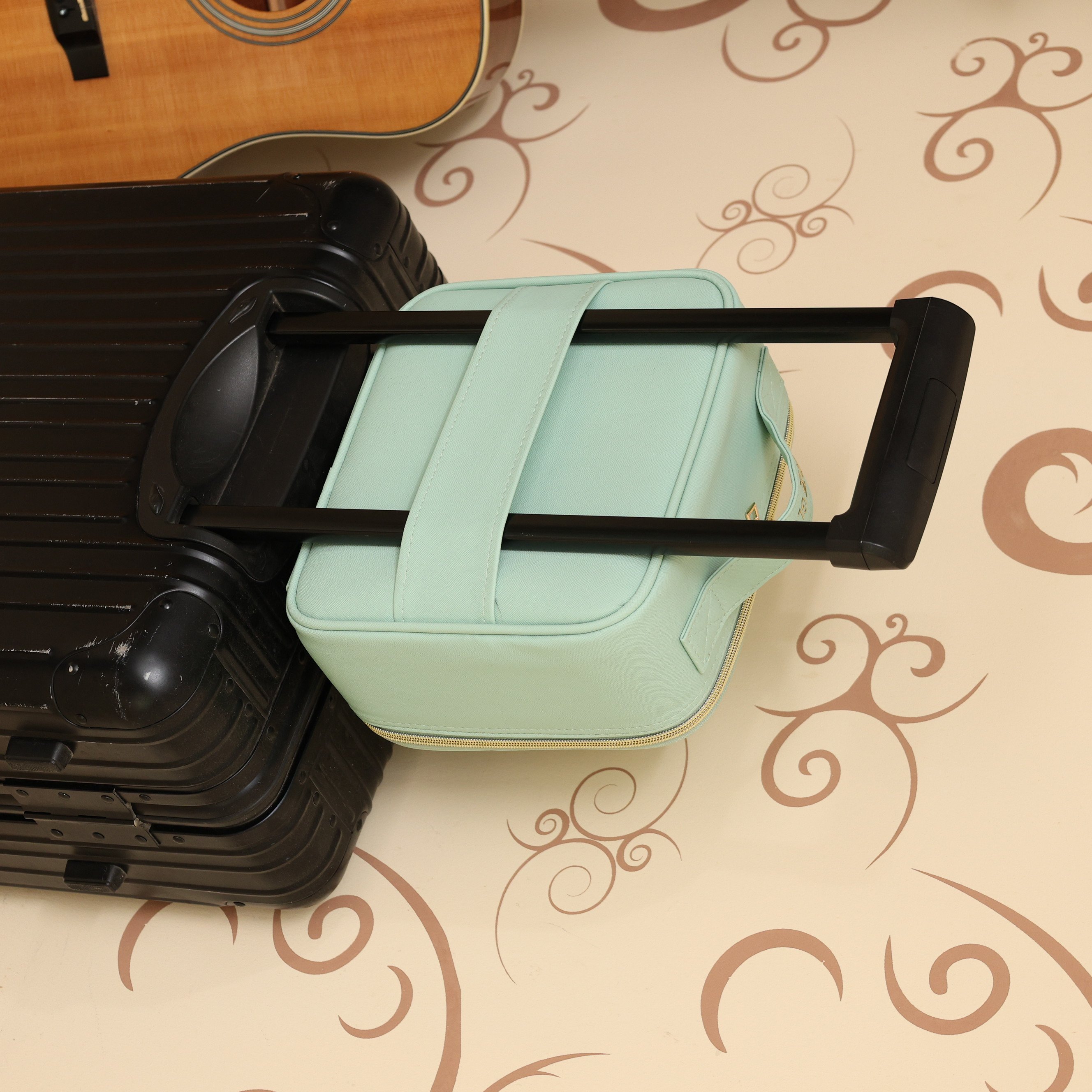 Private Label Black Padded Simple Custom Logo Led Mirror Korean Makeup With Customizable Organizers To Carry In The Bag