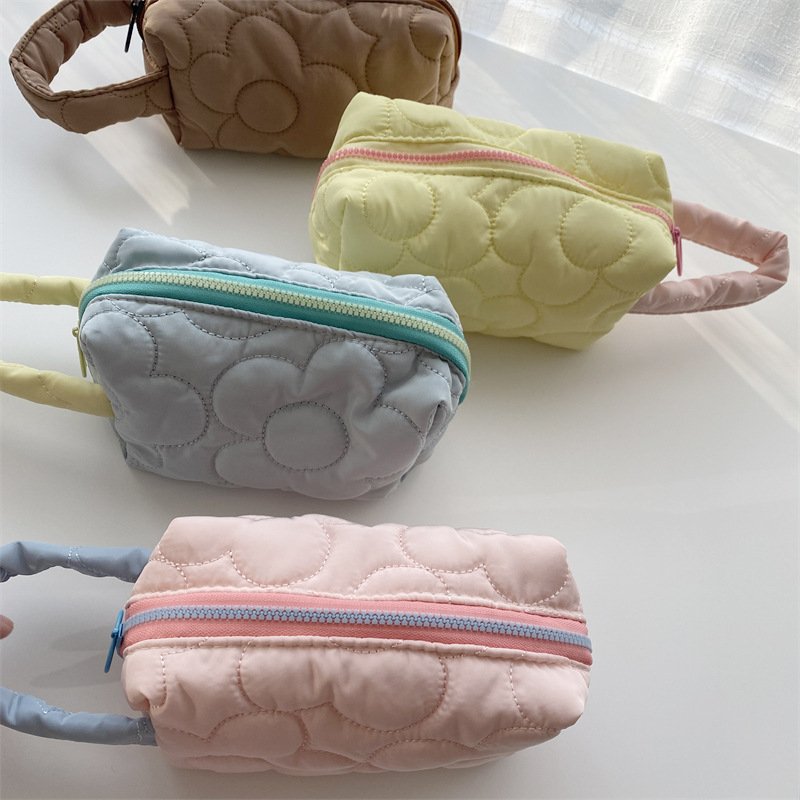 Net red makeup bag Women's large capacity portable multi-functional toiletries storage bag candy color simple hand bag