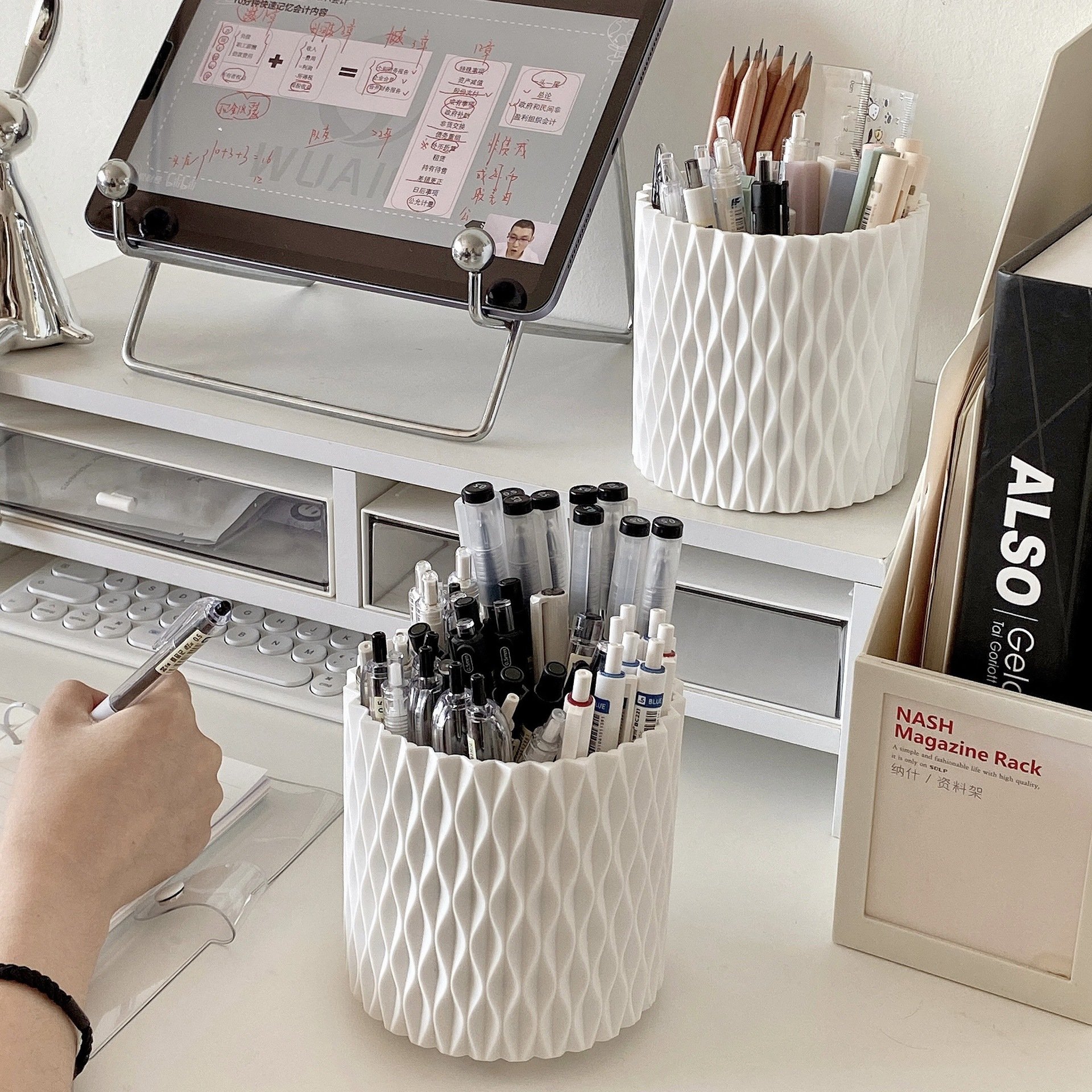 Rotating Pen Pencil Holder White Desk Organizer Aesthetic Desktop Pen Cup Pencil for Office Home Art Supply for Women Girls