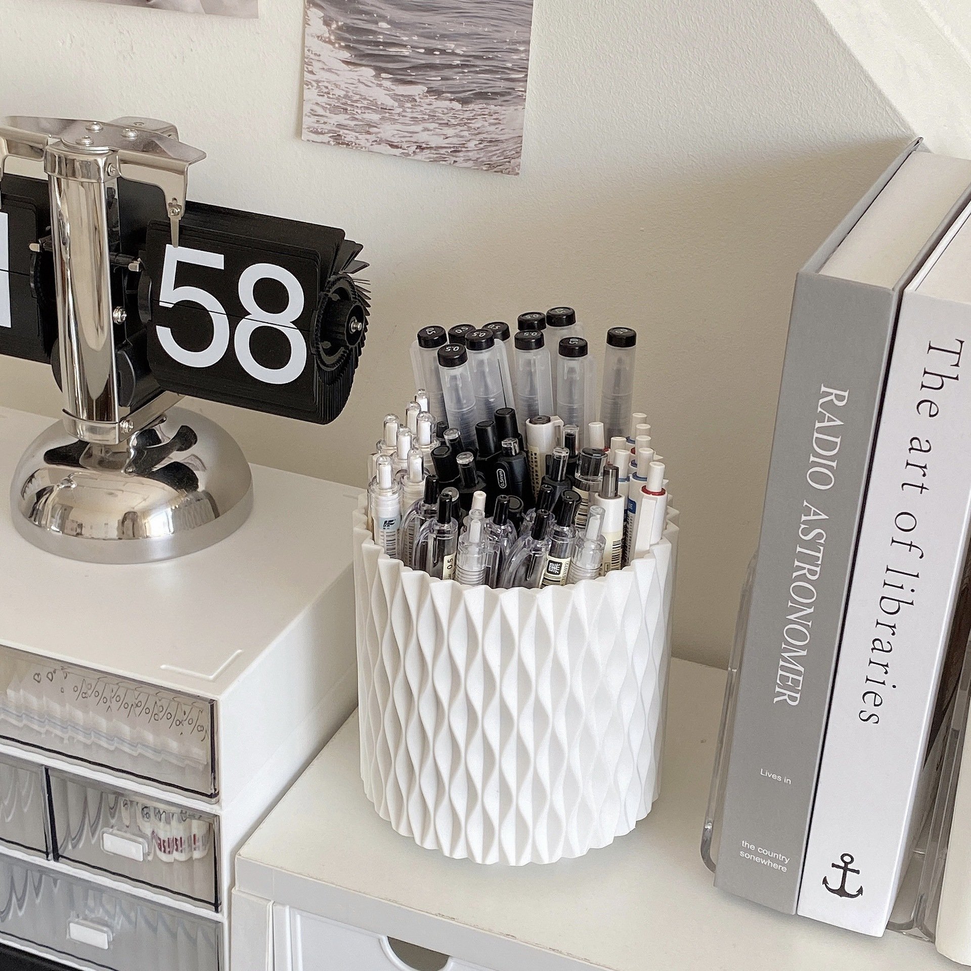 Rotating Pen Pencil Holder White Desk Organizer Aesthetic Desktop Pen Cup Pencil for Office Home Art Supply for Women Girls