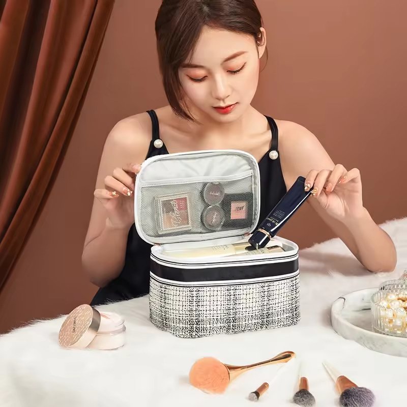 Customized personalized hanging makeup kit case bag travel organizer makeup zipper cosmetic bag