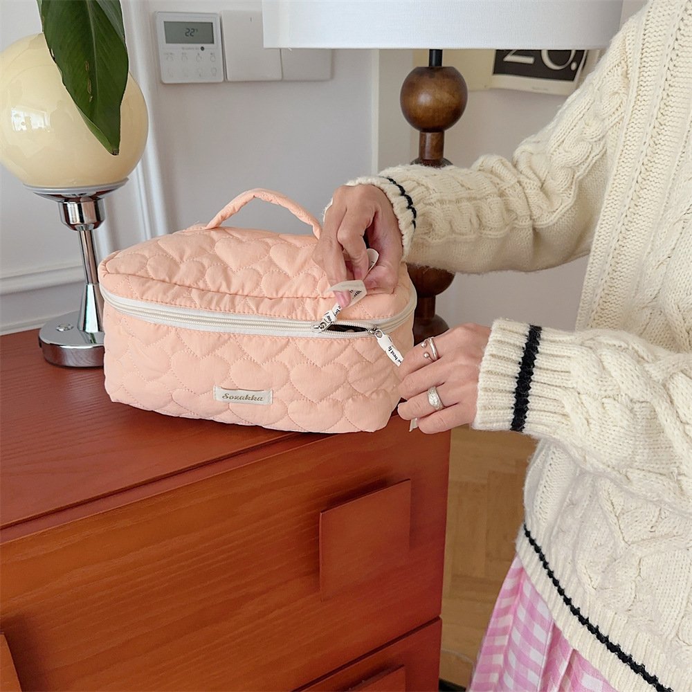 2024 Cotton Make up Bag New love cosmetic pouches travel custom travel quilted toiletry organizers fluffy makeup accessories