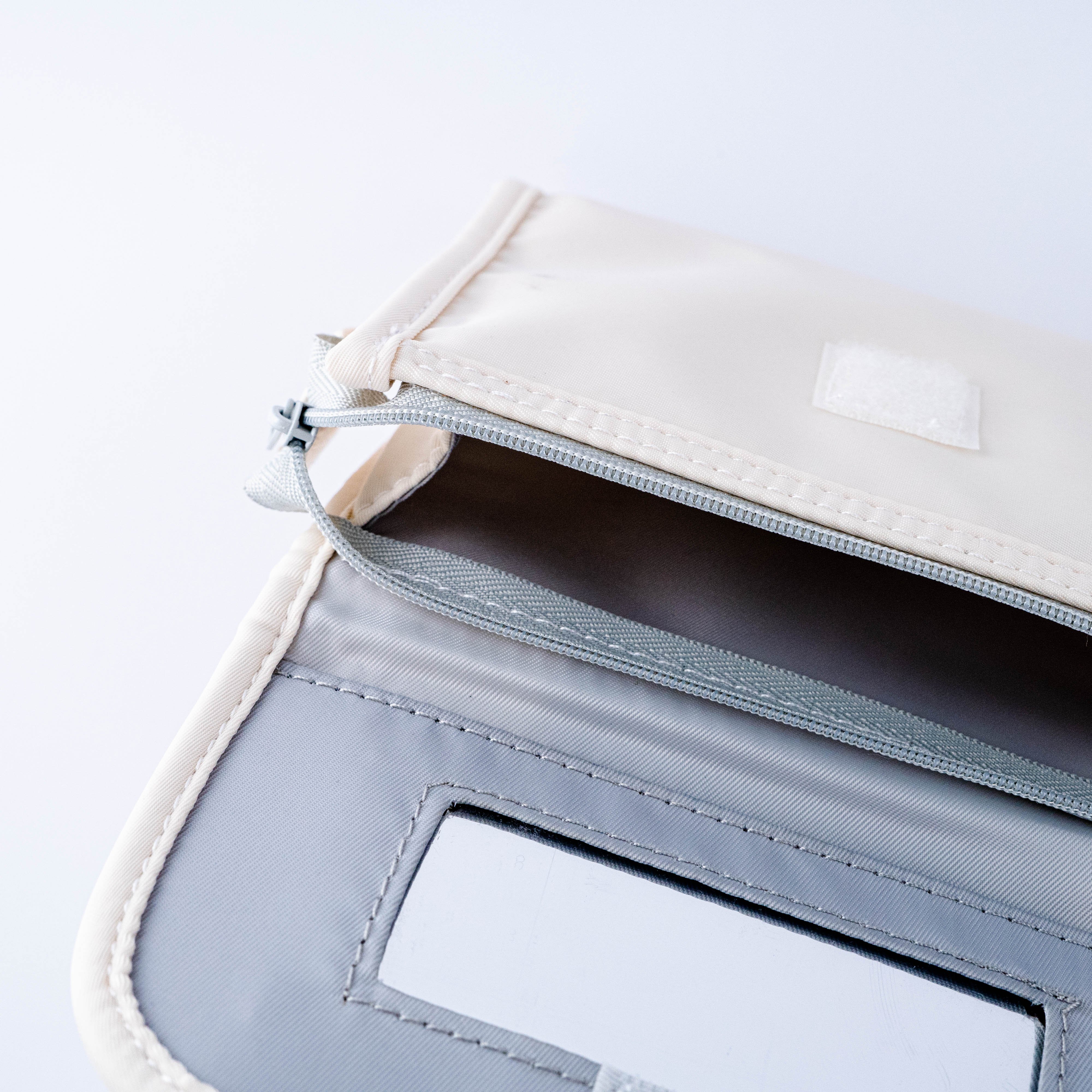 ISO BSCI Factory Mirror Cosmetic Bag Durable Cosmetic Wash Storage Bag For Travel Storage Use
