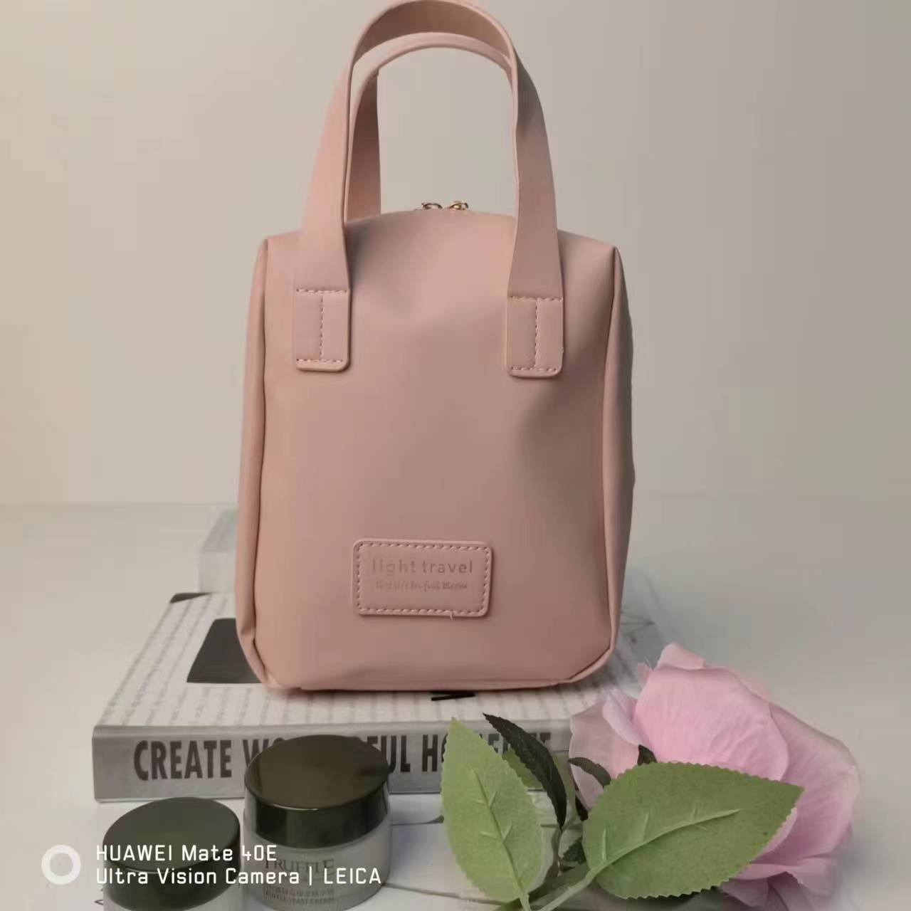 Hot selling popular high-end portable cosmetic bag large capacity skin care product toiletry bag multifunctional handbag