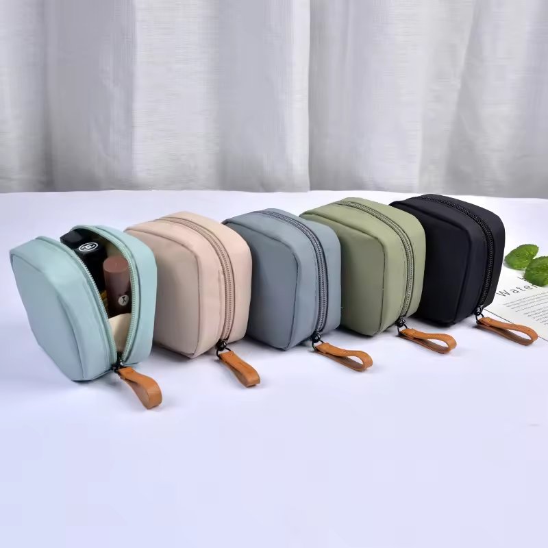 Wholesale Small Travel Women Nylon Zipper Makeup Bag Personalize Waterproof Toiletry Storage Pouch Cosmetic Bag