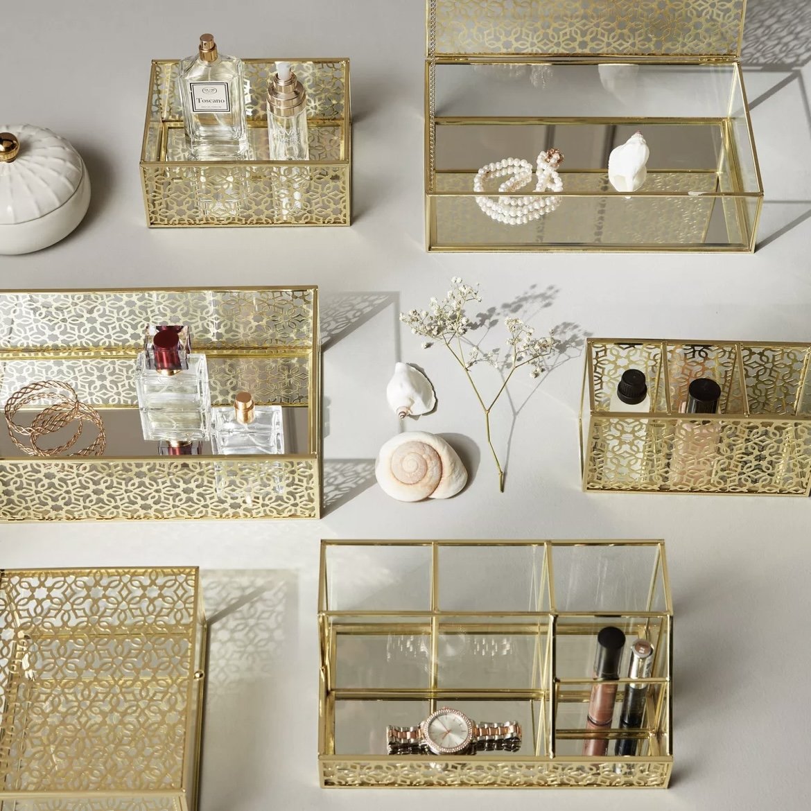 Glass Jewelry Storage Box with Mirror Base Elegant Jewellery Organizer and Accessories Storage Box