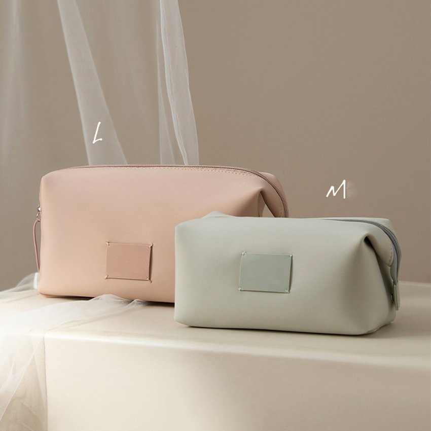 Custom Logo Fashion Beauty Accessories Bag Designer Cloud Makeup Organizer Bag Travel Toiletries Pouch Case