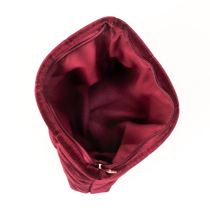 New design 2024 puffer quilted large capacity travel cosmetic pouch bag for women stuff skin care makeup bag