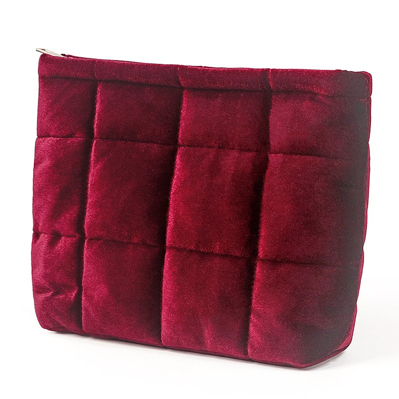 New design 2024 puffer quilted large capacity travel cosmetic pouch bag for women stuff skin care makeup bag