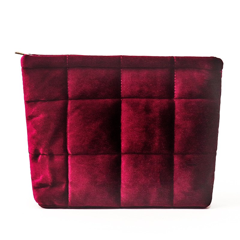 New design 2024 puffer quilted large capacity travel cosmetic pouch bag for women stuff skin care makeup bag