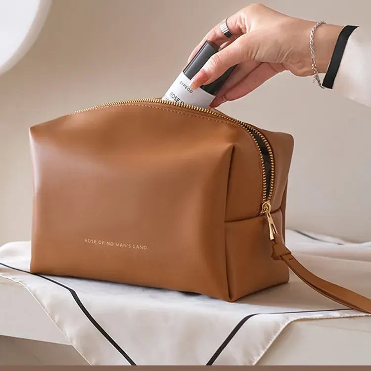 Soft PU Large Capacity Waterproof Toiletry Pouch Kits Women Luxury Beauty Makeup Bag For Travel