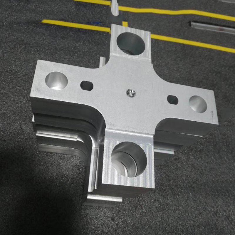 Hardware Parts Vertical Center Cnc Machining Service