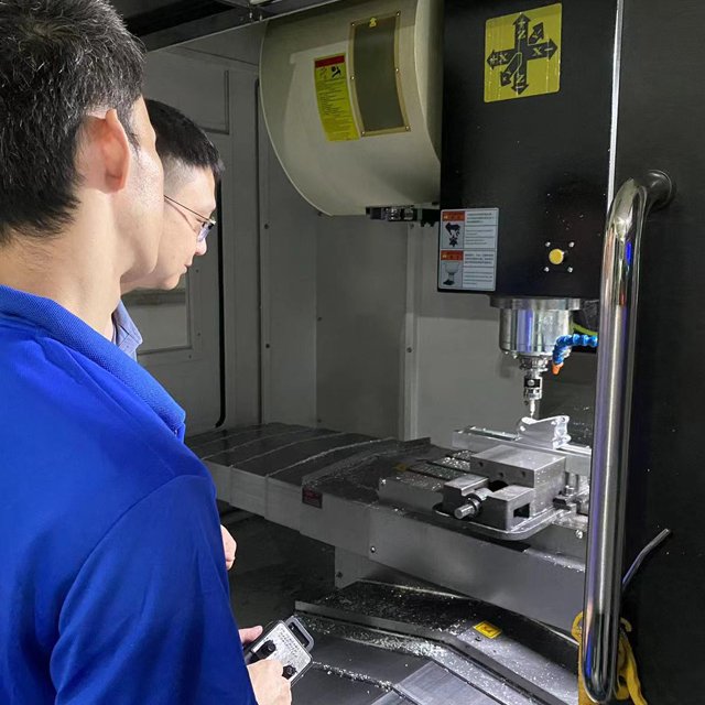 China customized precision CNC machining parts 5 axis cnc machining service