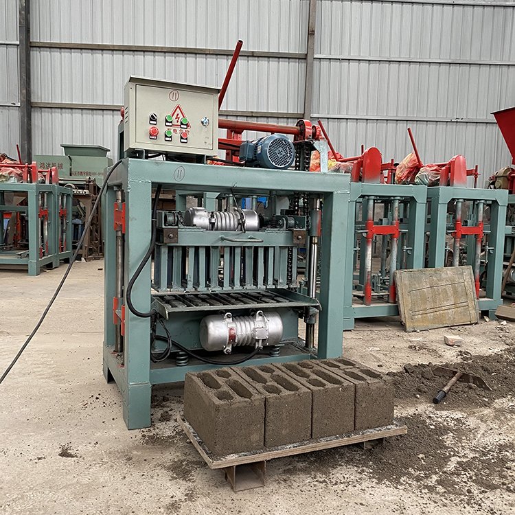 Soil Bricks Making Machinery Clay Hydraform Interlocking Brick Making Machine