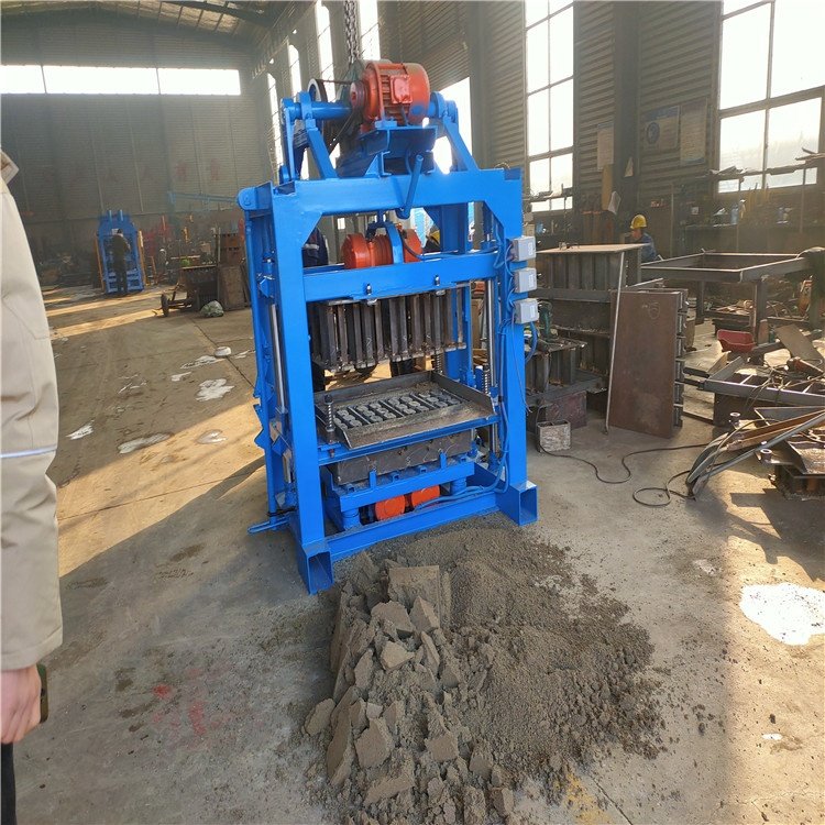 Fully automatic brick making machine in China
