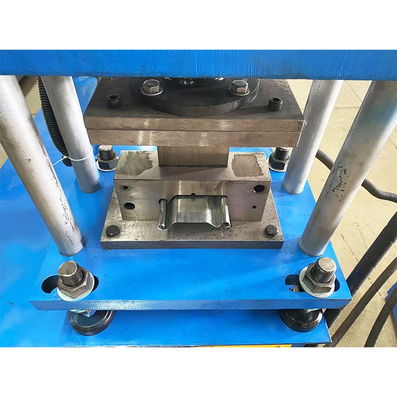 Professional Manufacturer Roll Up Door Cold Roll Forming Machine Shutter Curtain Sider Parts Making Machine