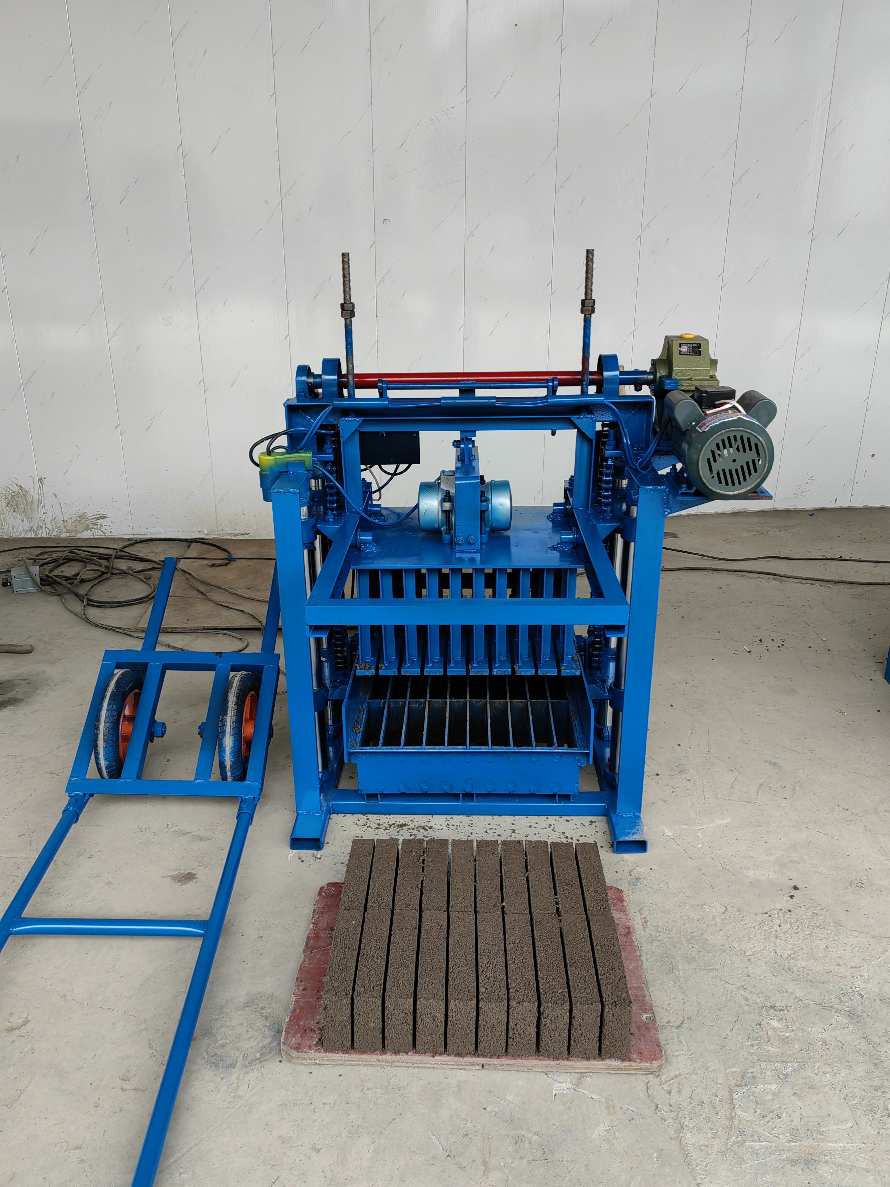 Factory production good quality 4-35 interlocking brick machine semi-automatic brick making machinery