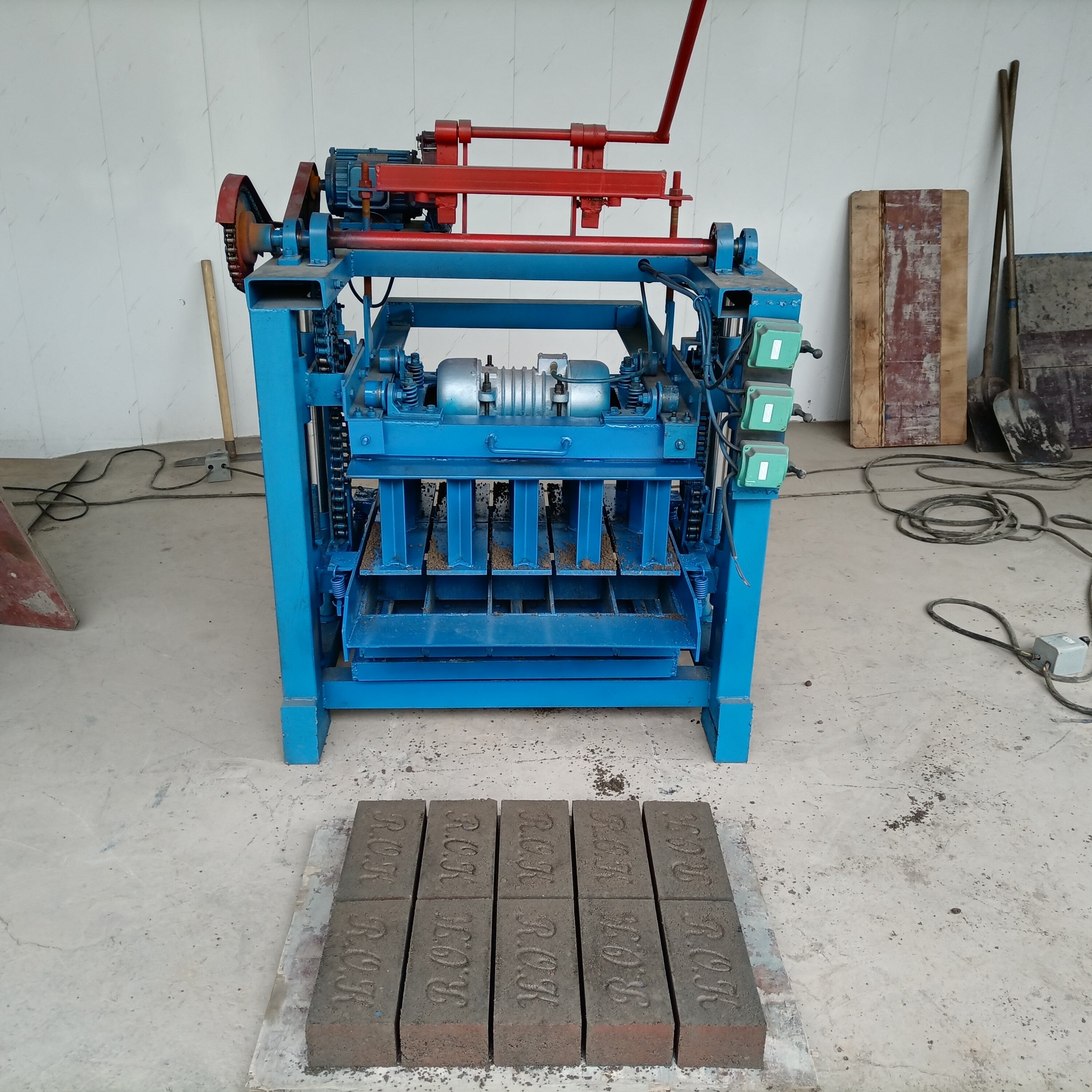 Factory production good quality 4-35 interlocking brick machine semi-automatic brick making machinery